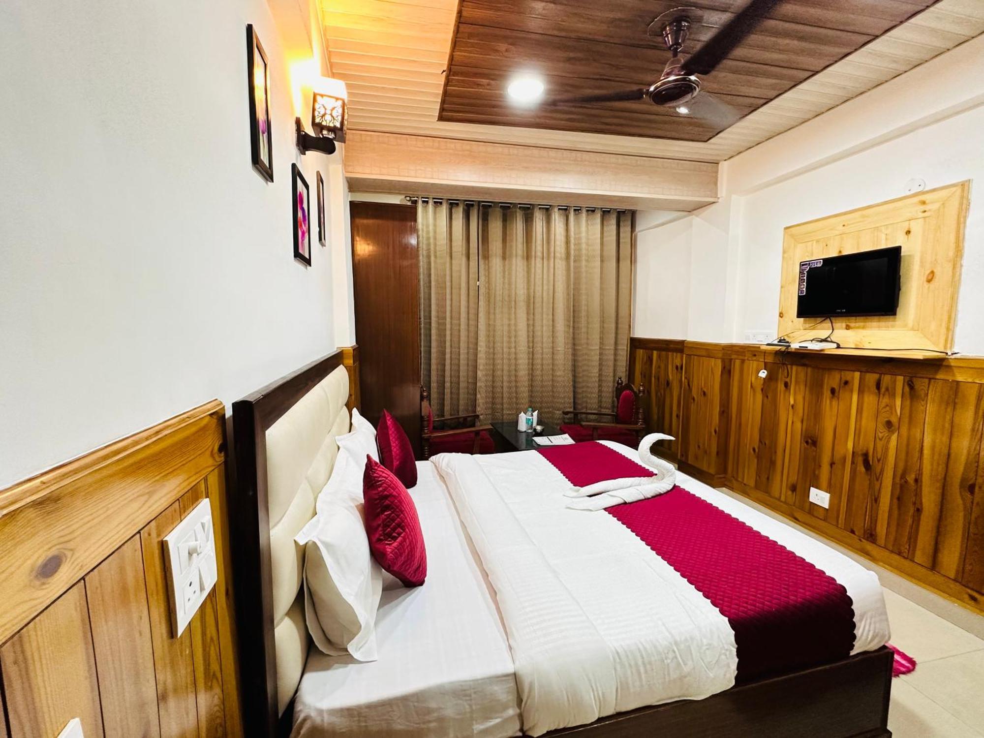Hotel Avalanche Shimla Bagian luar foto