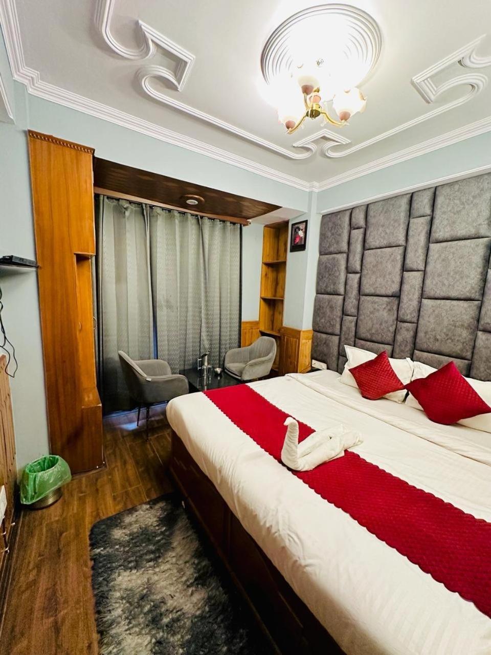 Hotel Avalanche Shimla Bagian luar foto