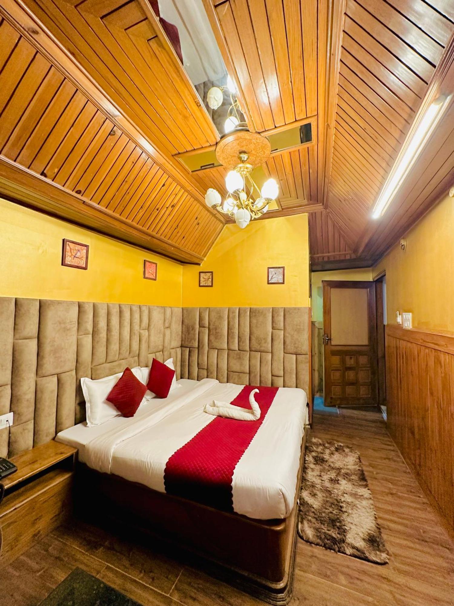 Hotel Avalanche Shimla Bagian luar foto
