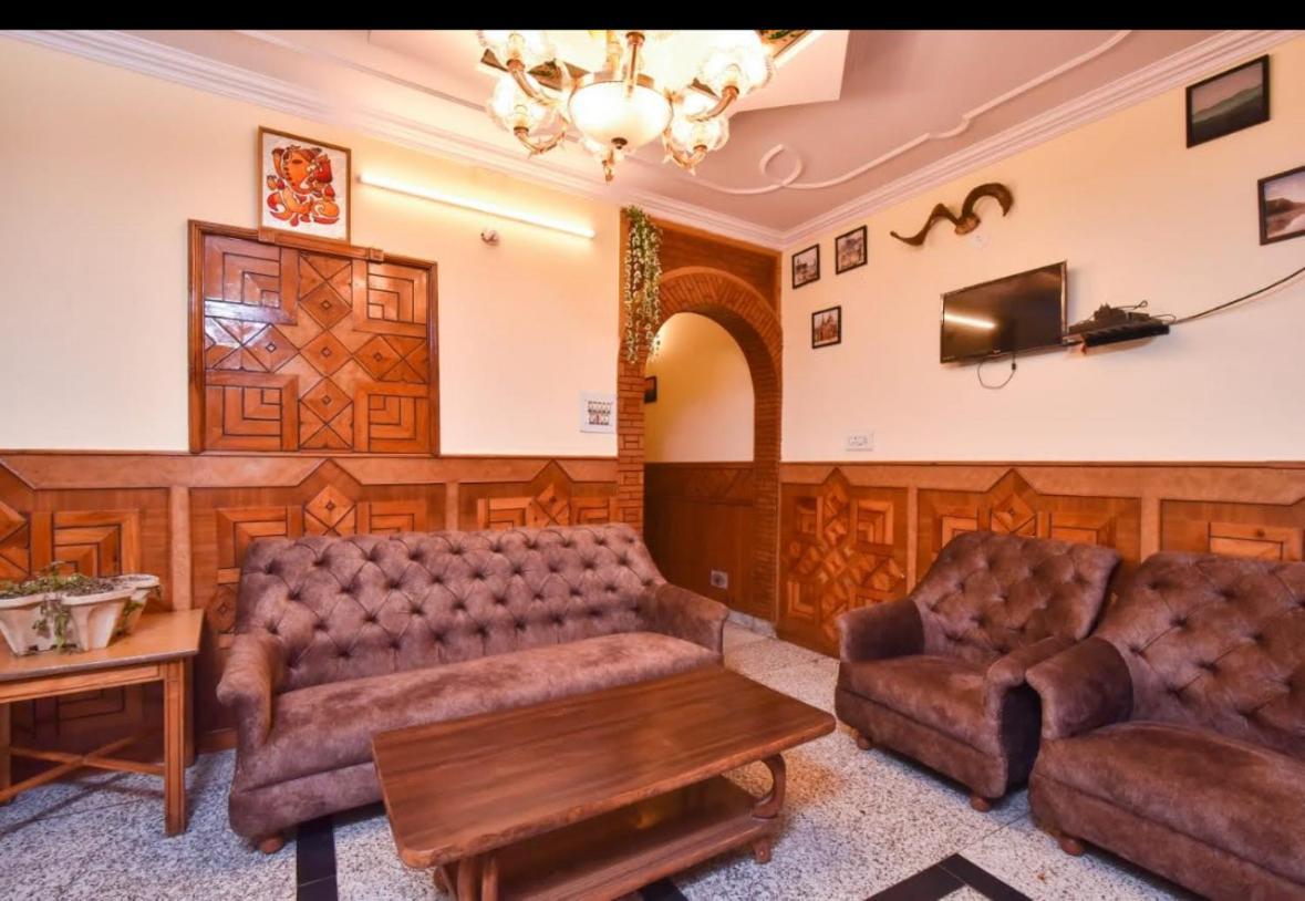Hotel Avalanche Shimla Bagian luar foto