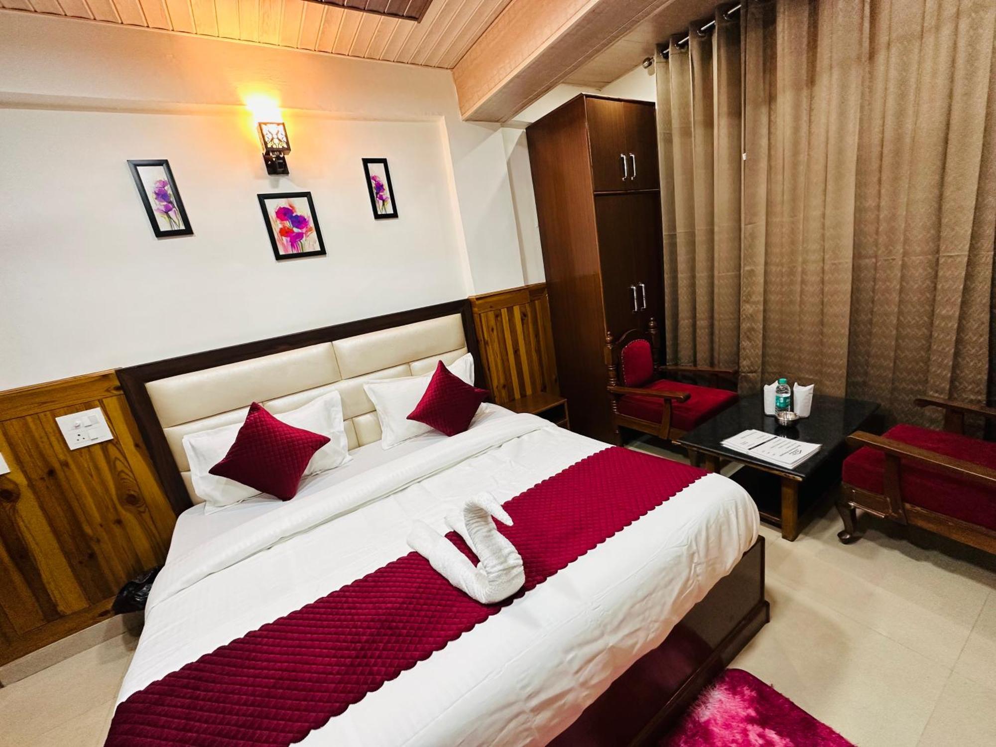 Hotel Avalanche Shimla Bagian luar foto