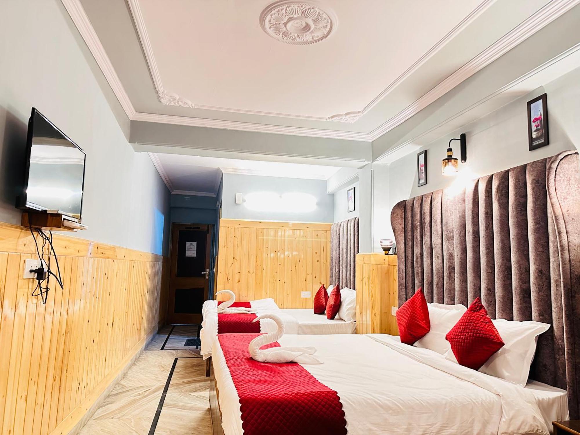 Hotel Avalanche Shimla Bagian luar foto