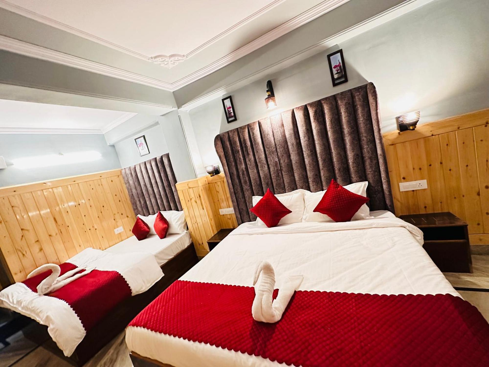 Hotel Avalanche Shimla Bagian luar foto