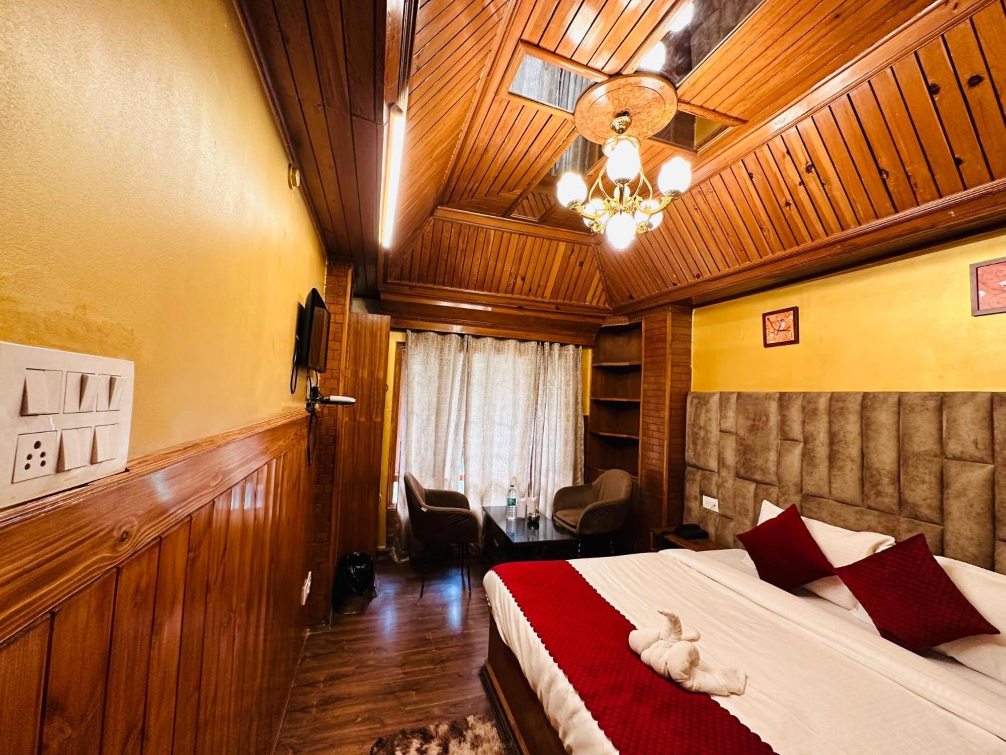 Hotel Avalanche Shimla Bagian luar foto